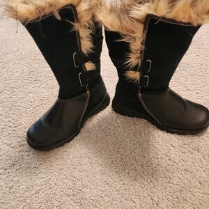 Elegant Black Faux Fur Winter Boots